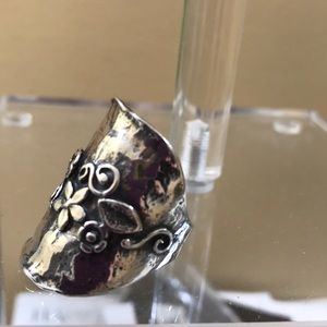 NWOT Beautiful Silver Ring size 8-8.5